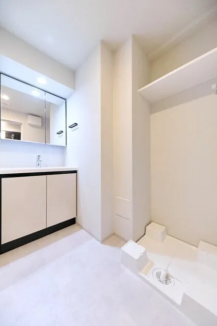 Urbanex Ueno - Interior - ["Flooring", "Floor", "Interior design"]