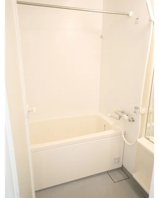 Comforia Omoricho - Interior - ["Plumbing fixture", "Flooring", "Floor"]