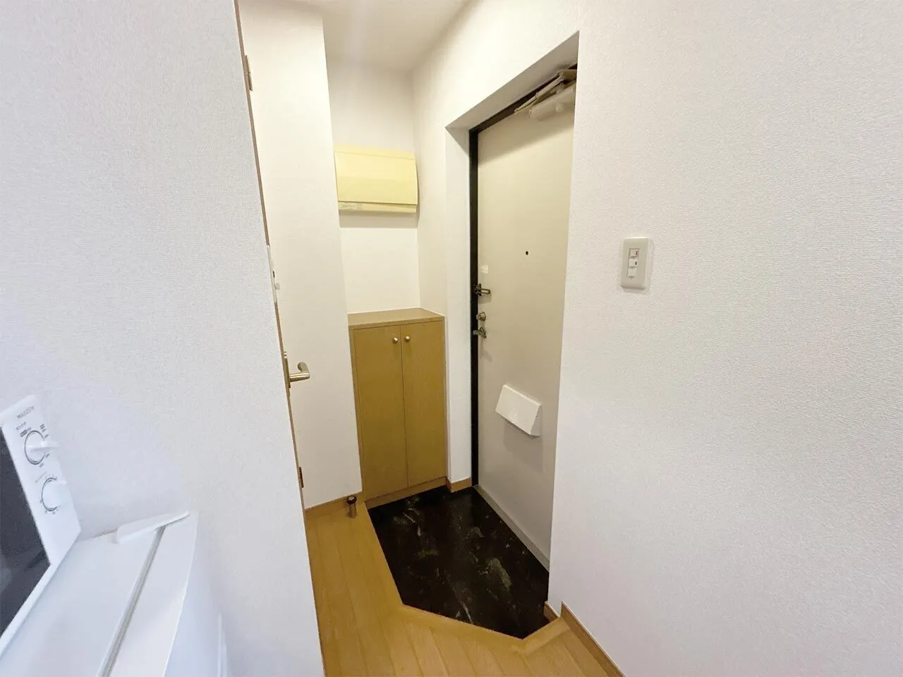 Mynavi STAY Miraie Kachidoki Water City - Interior - ["Wall", "Flooring", "Wood"]