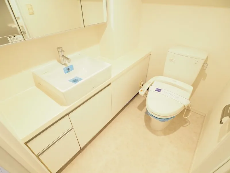 Residia Bunkyo Honkomagome - Interior - ["Brown", "Plumbing fixture", "Tap"]