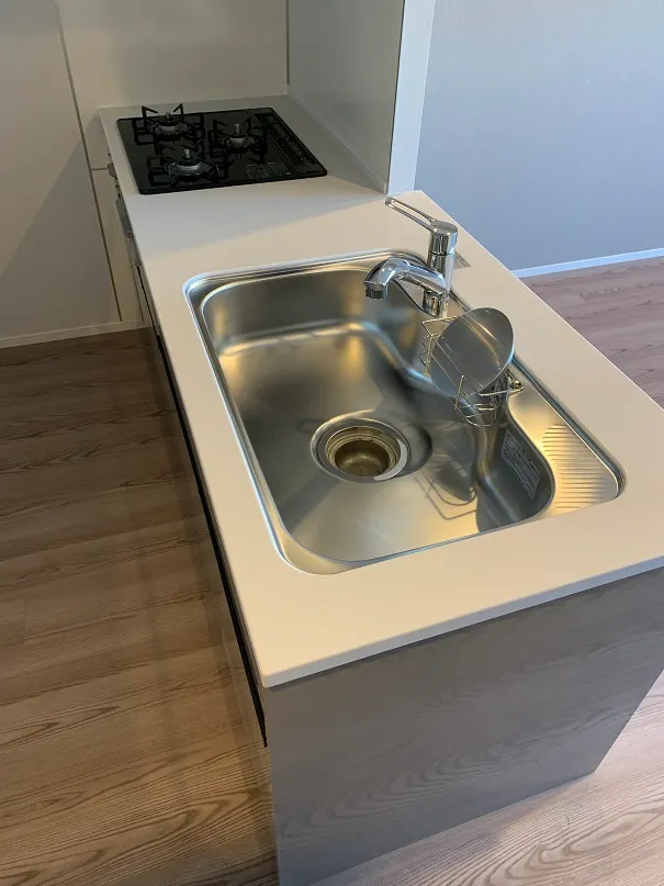 Rufon Prog Ueno Marks - Interior - ["Tap", "Plumbing fixture", "Kitchen sink"]