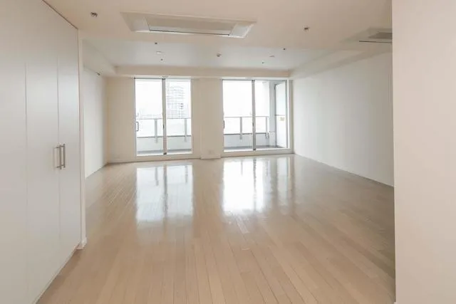 Shirokane Tower - Interior - ["Window", "Fixture", "Wood"]