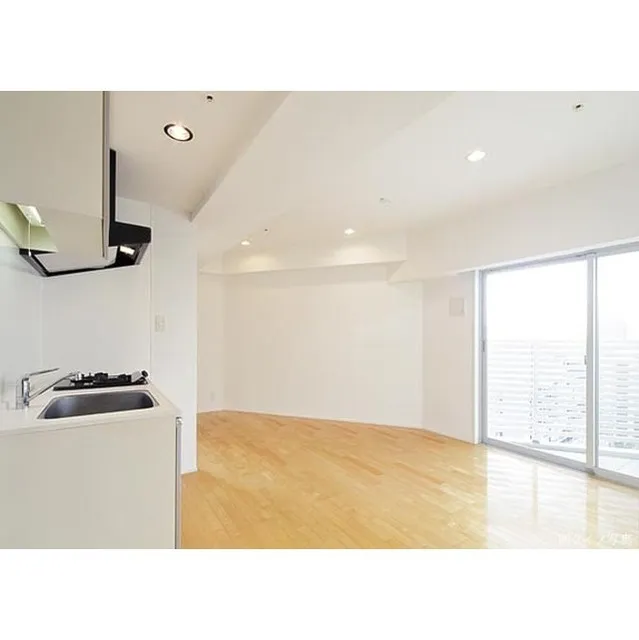 Comforia Minamisunamachi - Interior - ["Building", "Window", "Wood"]
