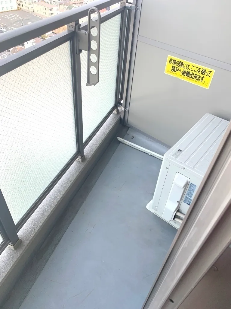 Doue Hatagaya - Interior - ["Automotive design", "Gas", "Automotive exterior"]