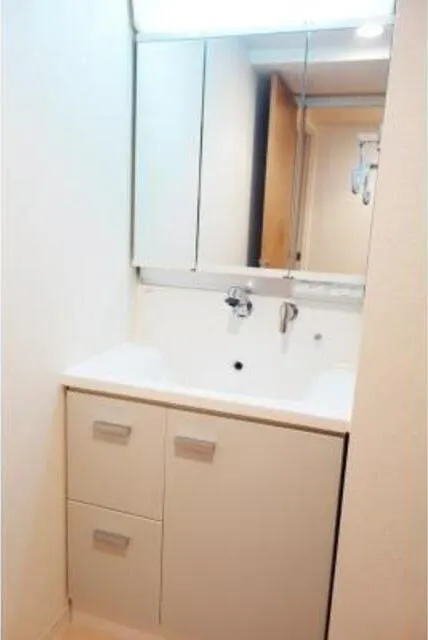 Park Axis Moto-Asakusa Stage - Interior - ["Property", "Room", "Furniture"]