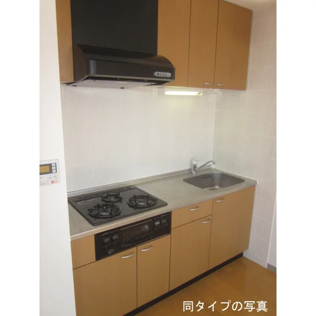 Sound Oshiage - Interior - ["Property", "Room", "Cabinetry"]
