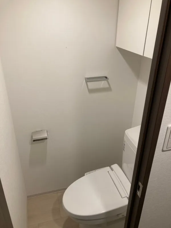 Isle Premium Mukojima - Interior - ["Toilet seat", "Flooring", "Toilet"]