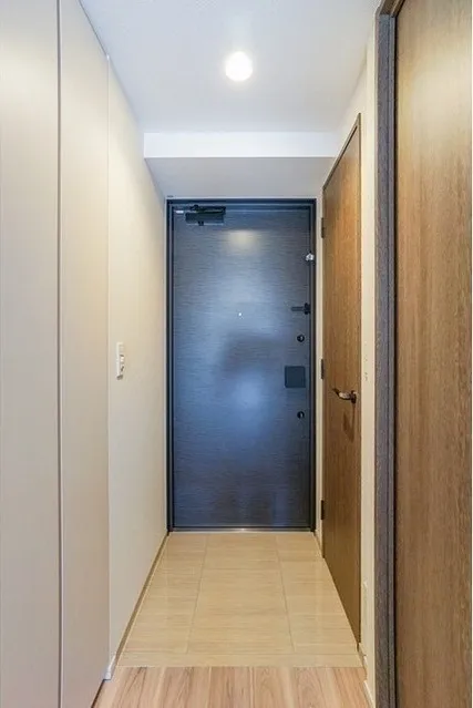 LaSante Bunkyo Sendagi - Interior - ["Door", "Fixture", "Wood"]