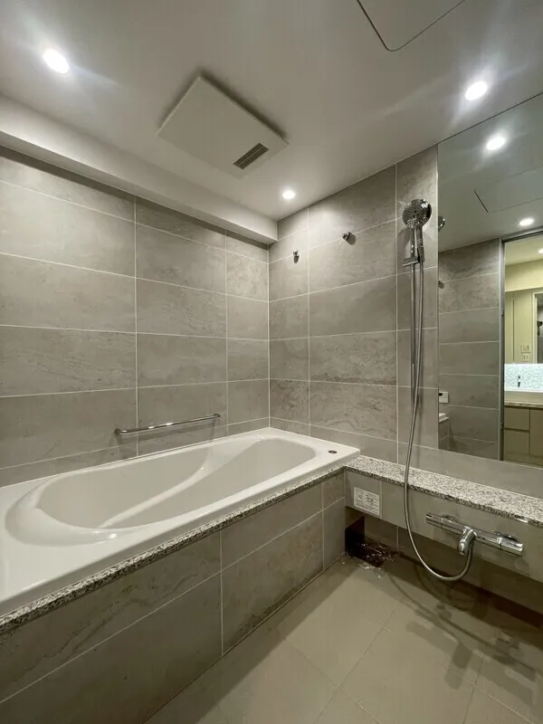 Dash Living Aoyama - Interior - ["Bathroom", "Plumbing fixture", "Flooring"]