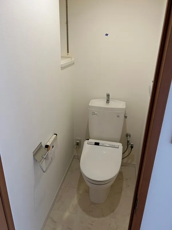 Duo Stage Korakuen - Interior - ["Toilet seat", "Plumbing fixture", "Toilet"]