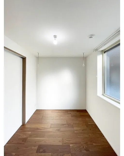 Covent Garden - Interior - ["Flooring", "Wall", "Floor"]