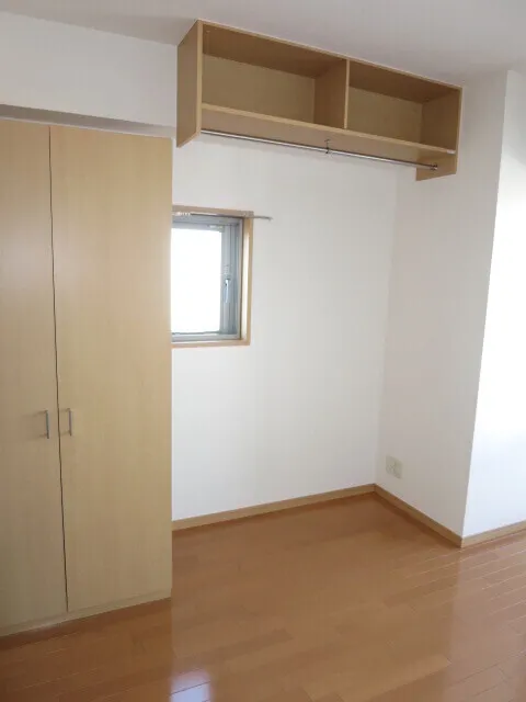 Prime Urban Nishi-Ojima - Interior - ["Wall", "Flooring", "Wood"]