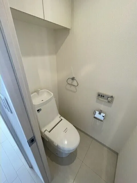 Comforia Kanda Jimbocho - Interior - ["Toilet seat", "Plumbing fixture", "Toilet"]