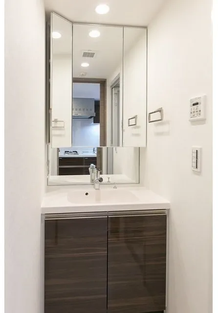 Bow Flats Sumiyoshi - Interior - ["Bathroom Sink", "Bathroom cabinet", "Plumbing fixture"]