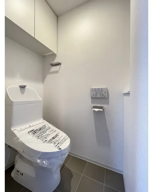 Belle Face Sangenjaya - Interior - ["Building", "Toilet seat", "Floor"]