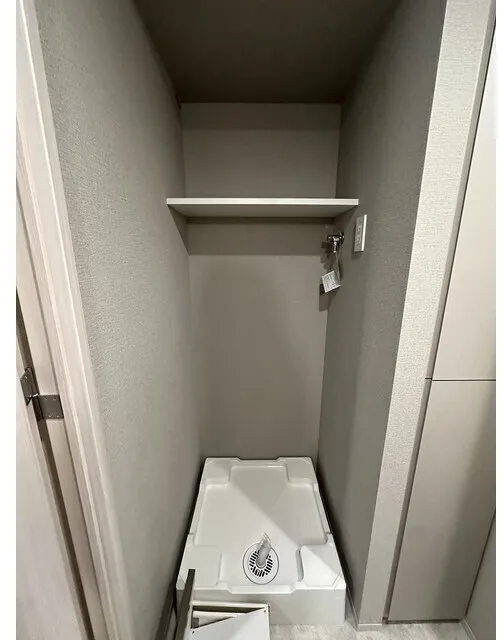 Wellis Urban Sumiyoshi West - Interior - ["Grey", "Silver", "Tile Flooring"]
