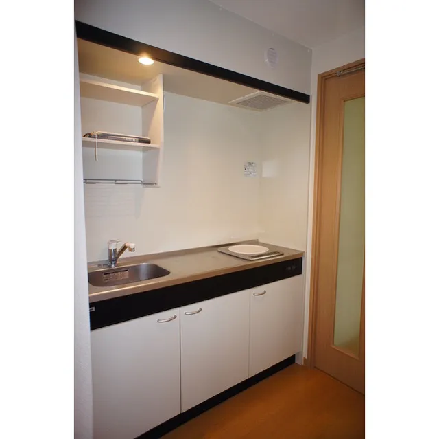 Sereno Shinagawa - Interior - ["Cabinetry", "Tap", "Sink"]
