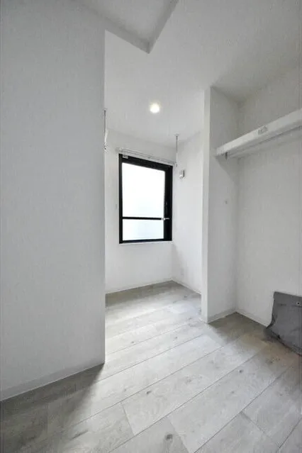 RJ Casa Sakurashinmachi - Interior - ["Building", "Window", "Fixture"]