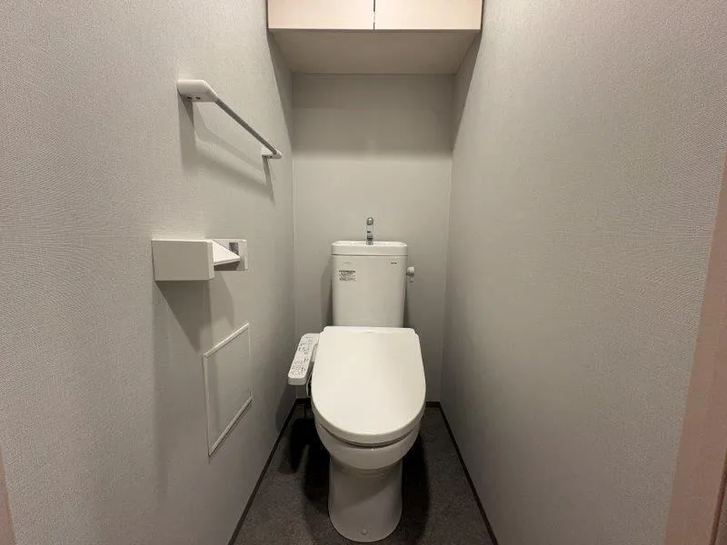 Blanchesta Ogikubo - Interior - ["Toilet seat", "Toilet", "Plumbing fixture"]