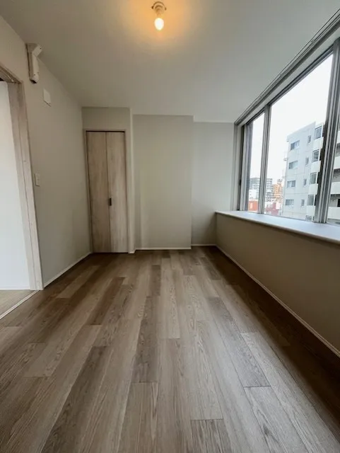 Residia Tower Kamiikebukuro (Tower Building) - Interior - ["Flooring", "Floor", "Wood flooring"]
