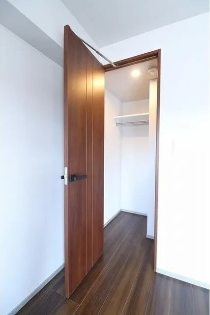 AIFLAT Sakurajosui - Interior - ["Fixture", "Door", "Wood"]