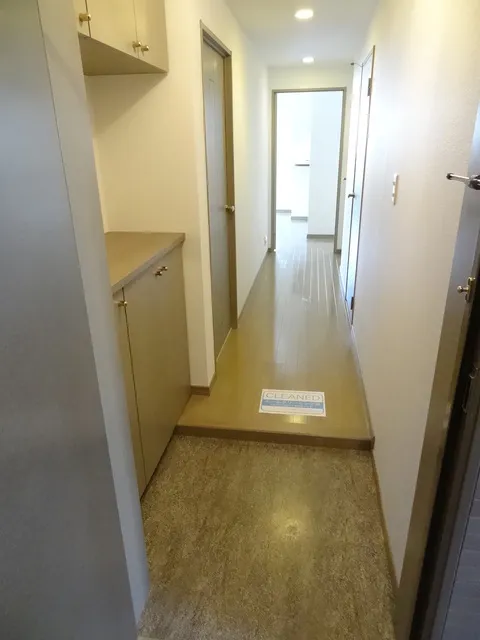 Raffinato Fukasawa - Interior - ["Flooring", "Floor", "Door"]