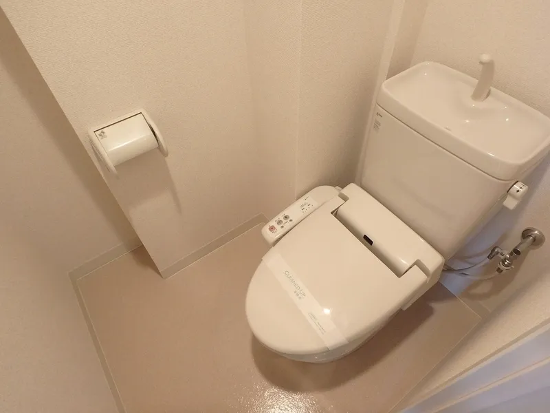 Prime Urban Nishi-Ojima - Interior - ["Toilet seat", "Plumbing fixture", "Toilet"]