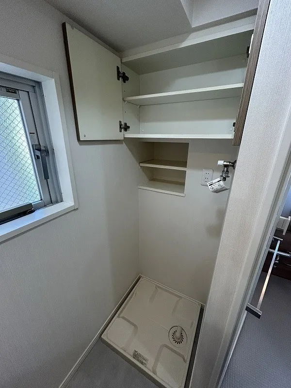 Doue Ginza East II - Interior - ["Flooring", "Floor", "Tile Flooring"]