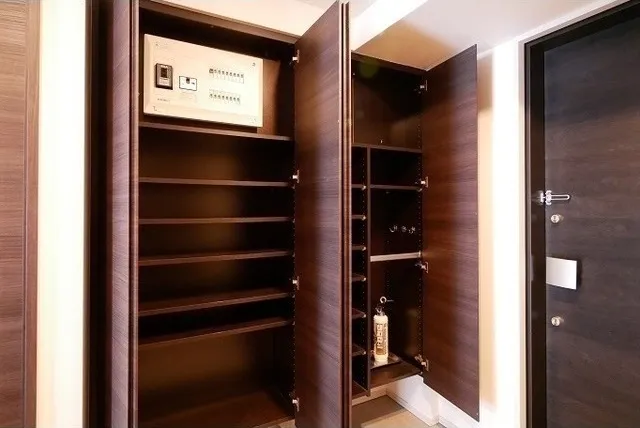 Comforia Shinjuku East Side Tower - Interior - ["Room", "Furniture", "Cupboard"]