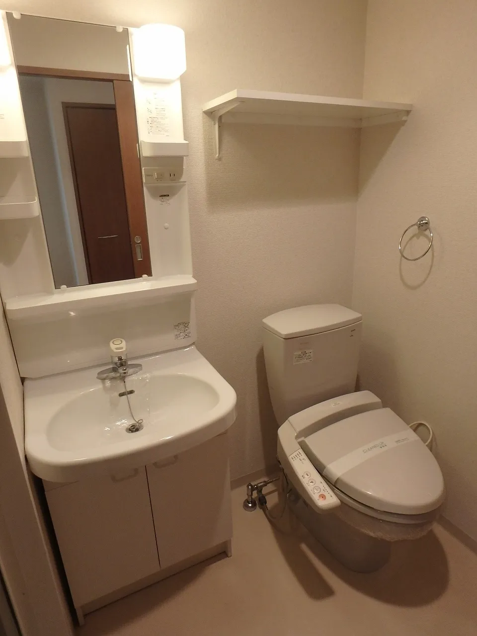 HF Monzen-Nakacho Residence - Interior - ["Mirror", "Plumbing fixture", "Property"]