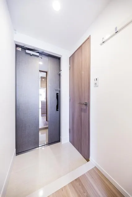 Maison Croizon - Interior - ["Building", "Door", "Fixture"]