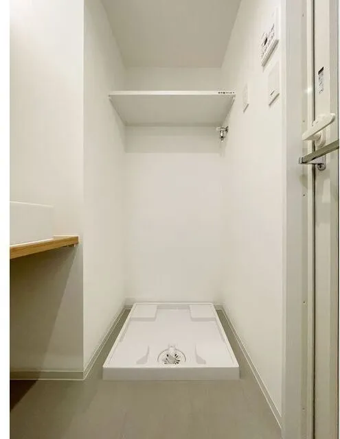 Grand Paseo Yoyogi Uehara - Interior - ["Wood", "Flooring", "Floor"]