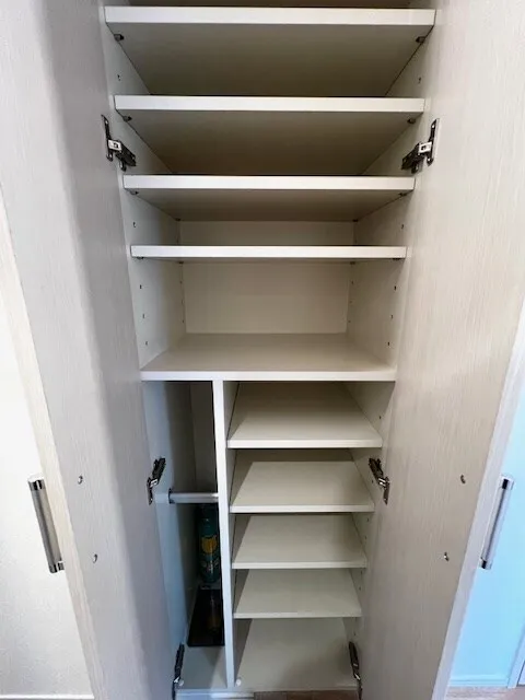 Residia Hiroo Ⅱ - Interior - ["Wood", "Flooring", "Shelving"]