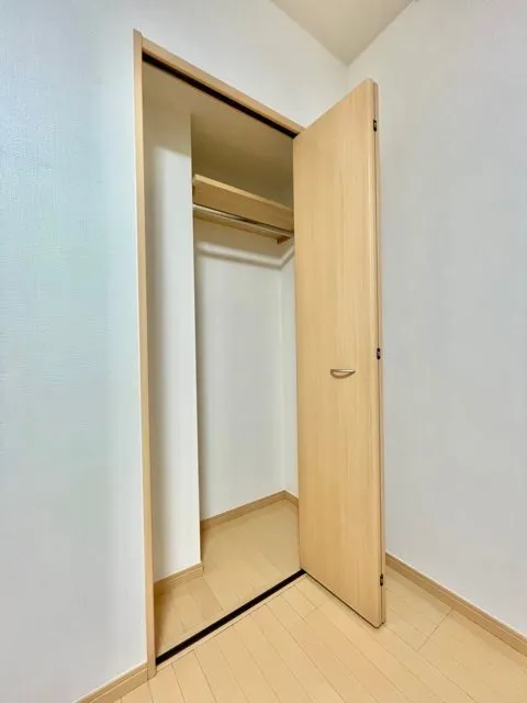 RESIDIA Shima Tsuyama - Interior - ["Wood", "Flooring", "Fixture"]