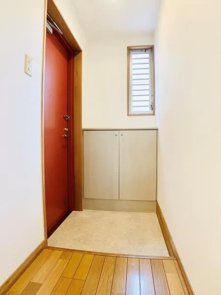 Bregrace Sangubashi - Interior - ["Flooring", "Wall", "Wood"]