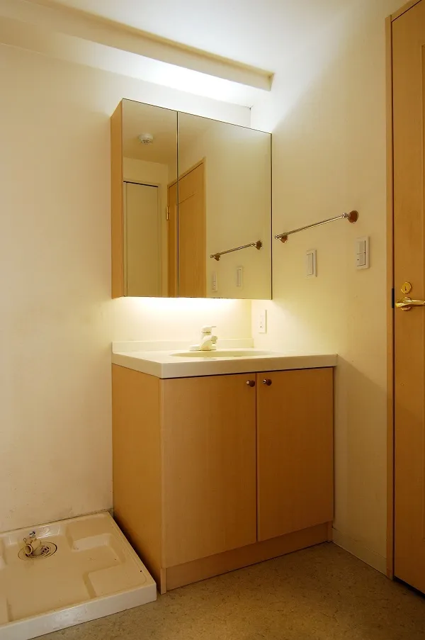 Residia Jiyugaoka - Interior - ["Building", "Sink", "Fixture"]