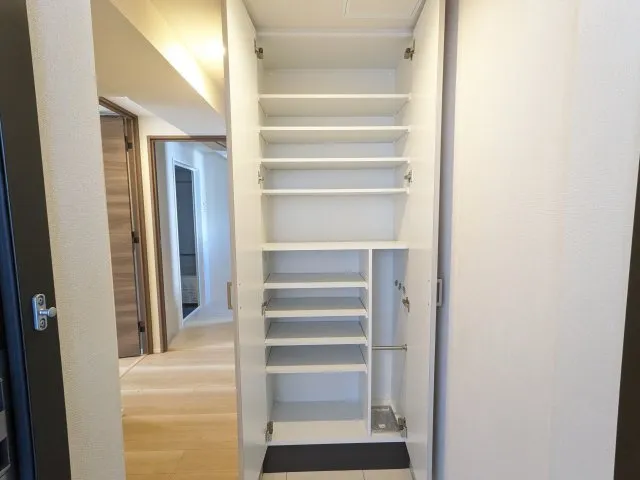 Maxive Asakusa - Interior - ["Wood", "Flooring", "Interior design"]