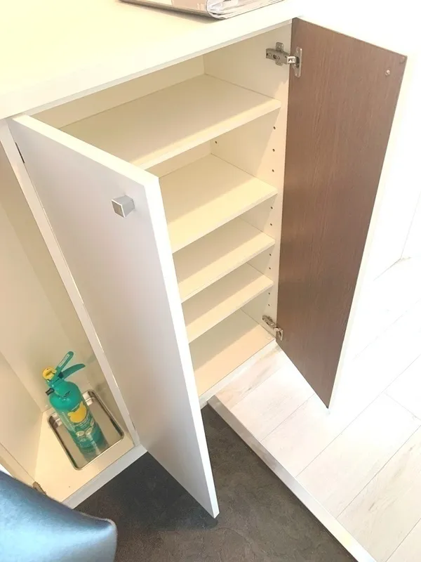 Doue Gakugeidaigaku - Interior - ["Wood", "Shelving", "Flooring"]