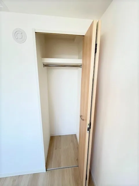 Residia Tower Kamiikebukuro (Tower Building) - Interior - ["Wood", "Flooring", "Floor"]