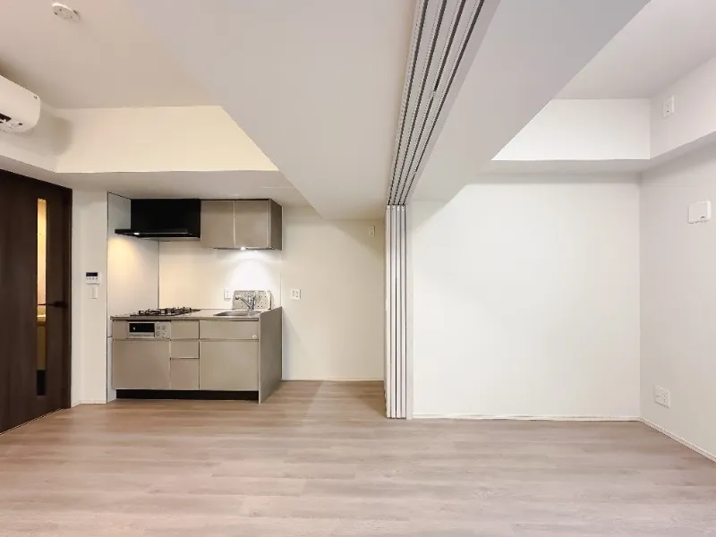 Cross Residence Nihonbashi Honcho - Interior - ["Flooring", "Floor", "Interior design"]