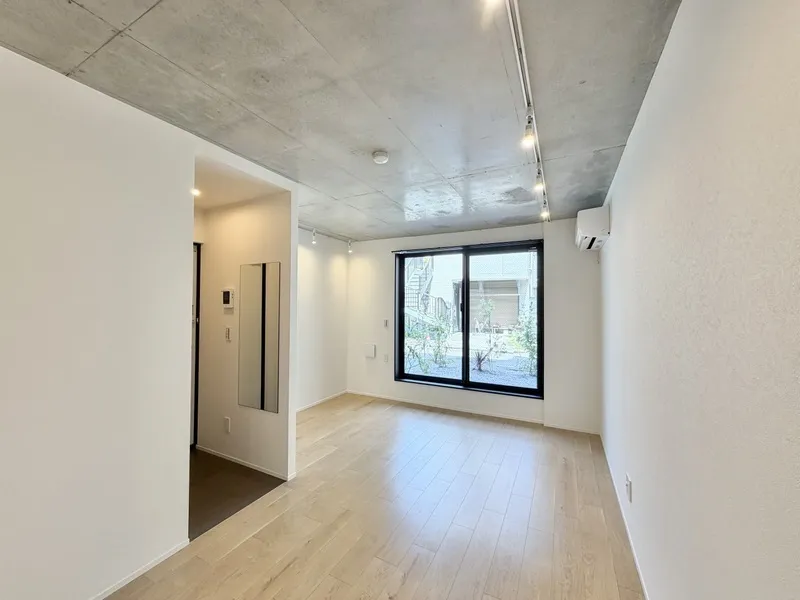 Trias446 - Interior - ["Ceiling", "Flooring", "Interior design"]