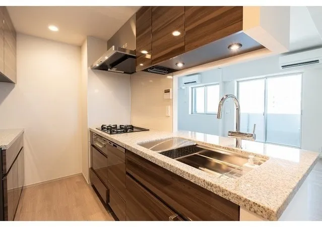 Comforia Higashiueno - Interior - ["Tap", "Cabinetry", "Countertop"]