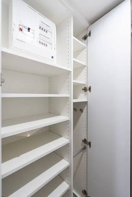Refill Orb Yoyogi - Interior - ["Fixture", "Shelving", "Shelf"]