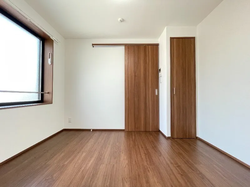 Charon - Interior - ["Wood flooring", "Flooring", "Floor"]