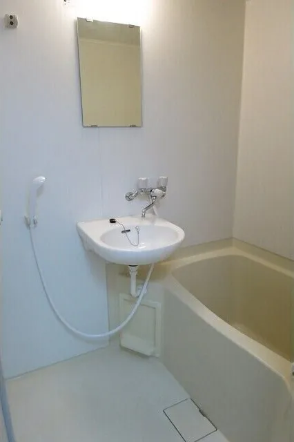 Marumoto Mansion - Interior - ["Tap", "Bathroom sink", "Plumbing fixture"]