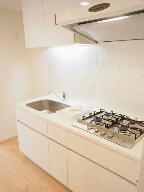Residence Shirokane Colore - Interior - ["Cabinetry", "Tap", "Countertop"]