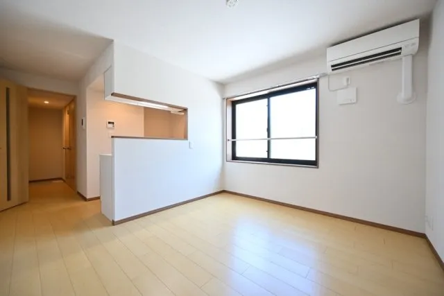 CENTRAL GARDEN RESIDENCE TOKYO - Interior - ["Ceiling", "Flooring", "Apartment"]