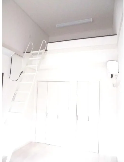 Victor Okusawa - Interior - ["Ceiling", "Flooring", "Floor"]