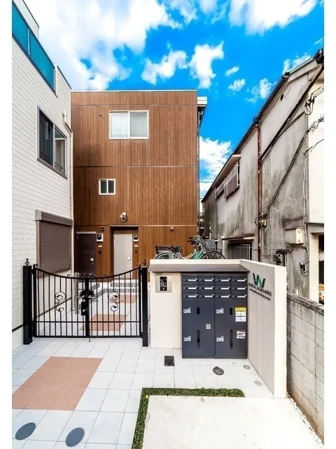 Well Square Meguro Nakamachi - Exterior - ["Composite material", "Apartment", "Daylighting"]