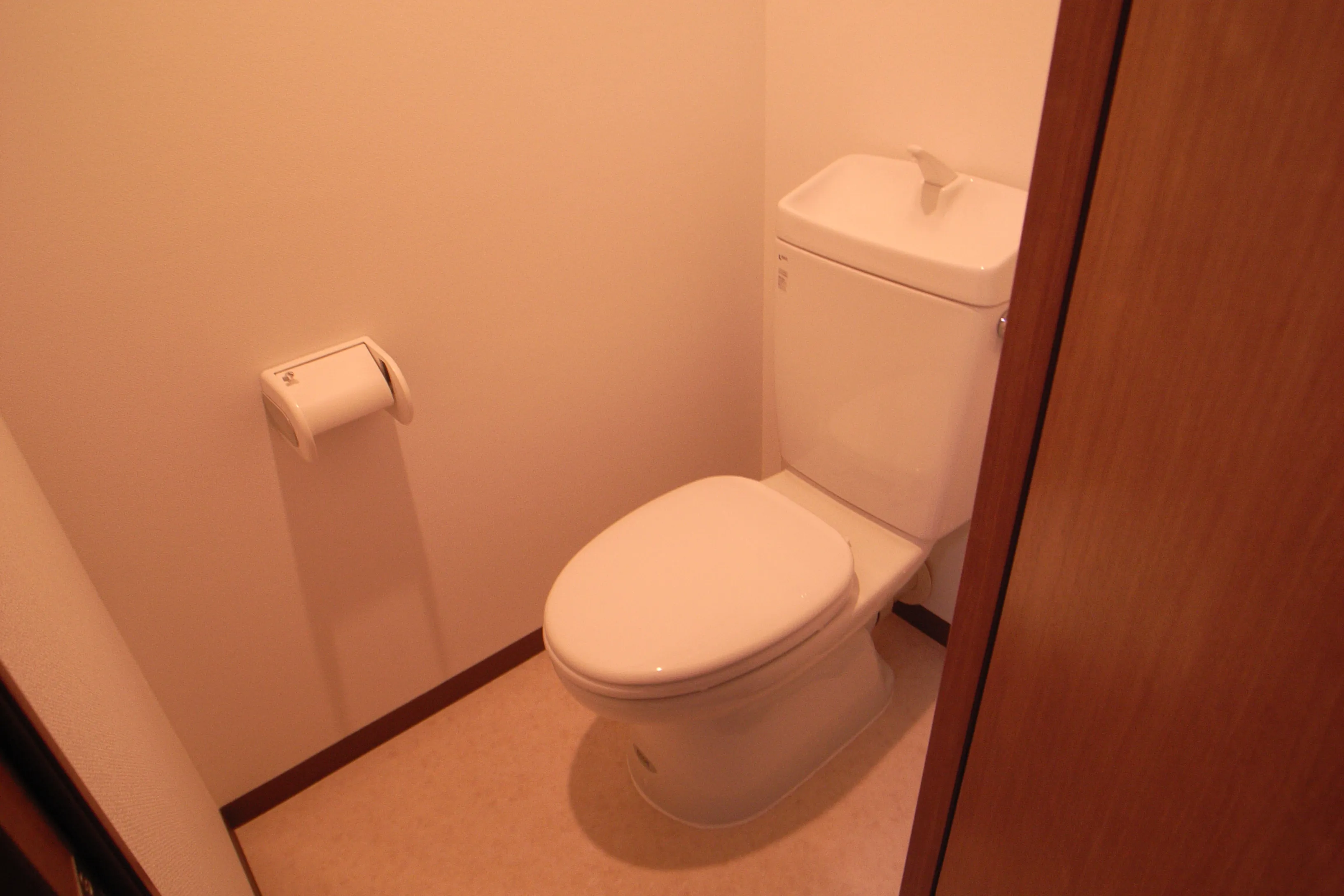 JAPT Roppongi 2 - Interior - ["Toilet", "Property", "Toilet seat"]
